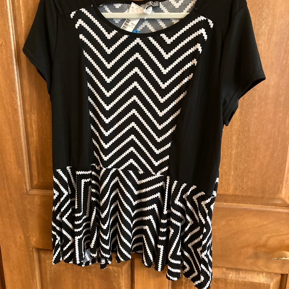 George A Ltd top size 1X.  NWT